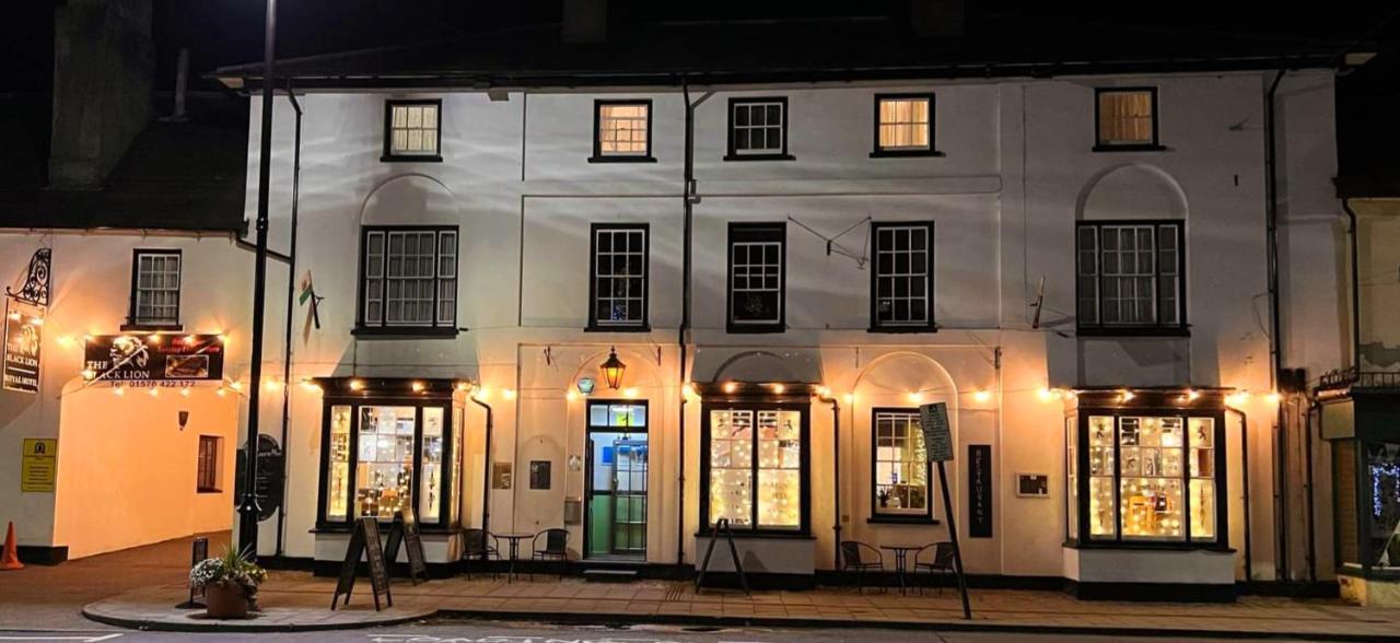 The Black Lion Royal Hotel Lampeter Eksteriør bilde